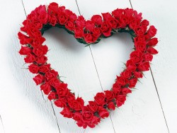 Поздравляем всех влюбленных с этим прекрасным праздником 14 февраля - День Святого Валентина! И предлагаем Вашему вниманию вариант подарка в виде чехла для мобильного телефона!