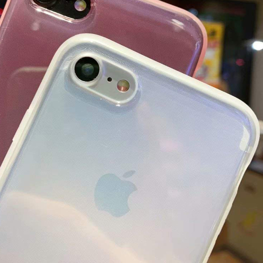 

Прозрачный силиконовый чехол с матовой окантовкой для Apple iPhone 7 / 8 (4.7") Прозрачный (125933)